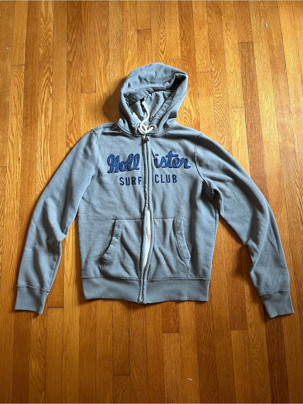 Hollister Surf Club Zip
Grey Sweatshirt Hoodie L Large Square Tag  Read Defect